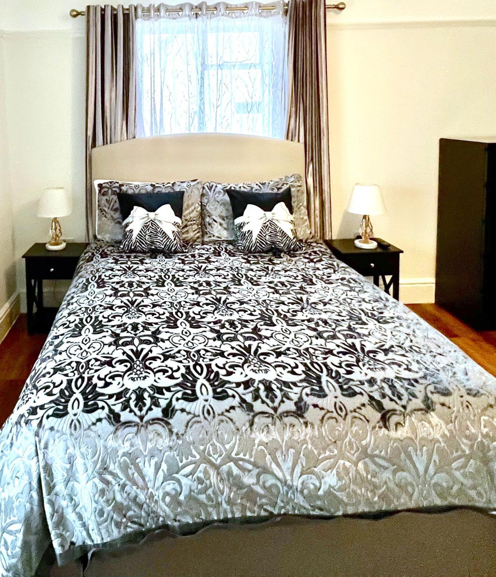 Large Family-Friendly 2Bd Glastonbury Retreat, Sleeps 5 Екстериор снимка