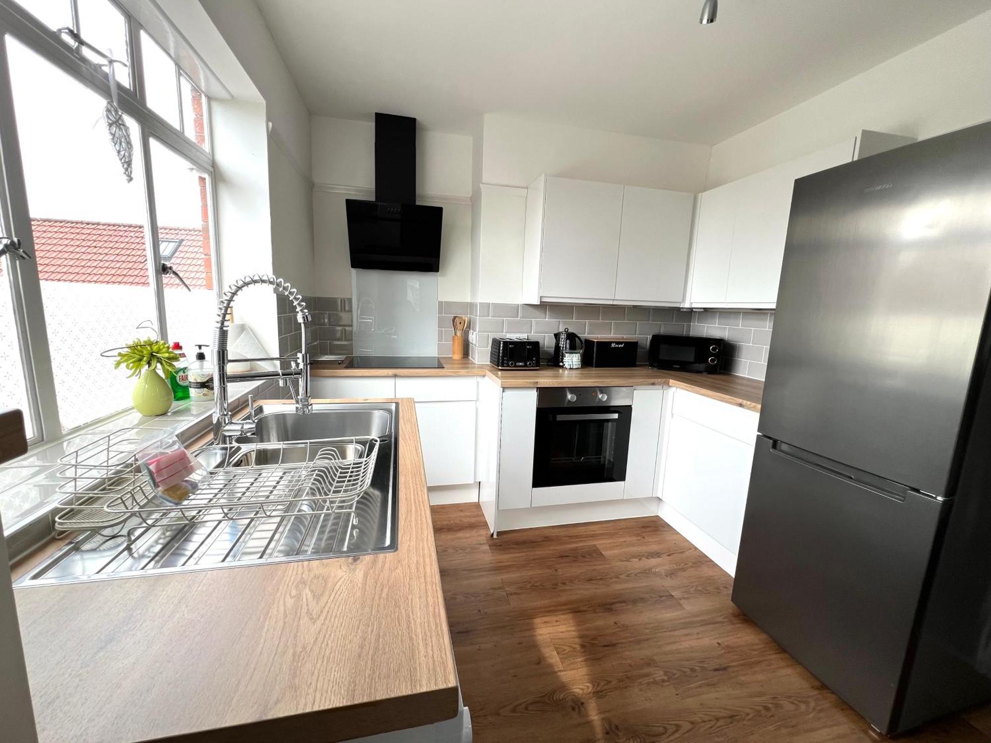 Large Family-Friendly 2Bd Glastonbury Retreat, Sleeps 5 Екстериор снимка