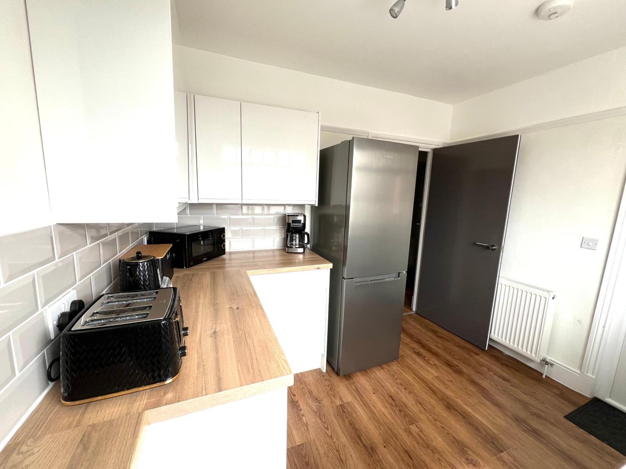 Large Family-Friendly 2Bd Glastonbury Retreat, Sleeps 5 Екстериор снимка